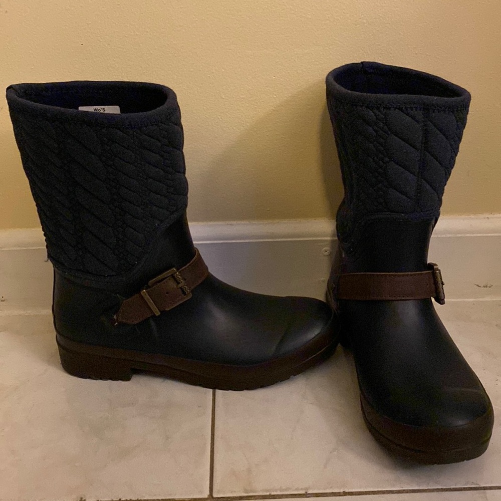 Sperry Waterproof boots womens size 6